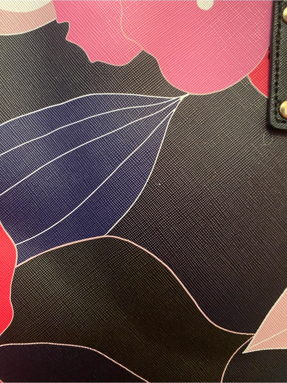 Trina Turk - NEW - Red, Navy and Pink Floral Tote Bag with matching wristlet - Picture 12 of 16
